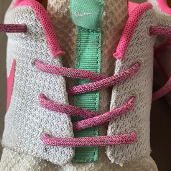 Custom Nike Roche Style Running Shoes - Picture 5 of 7